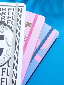 MINISO Quaderno Happy Earth Con Elastico (1Pz)